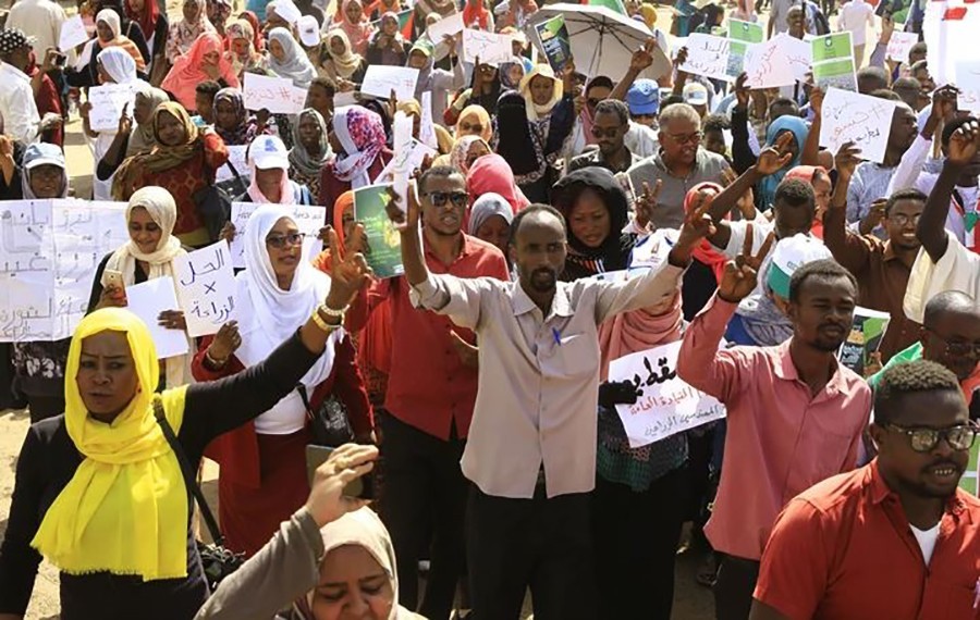 PROTESTI U SUDANU Ranjeno najmanje pet civila i tri vojnika