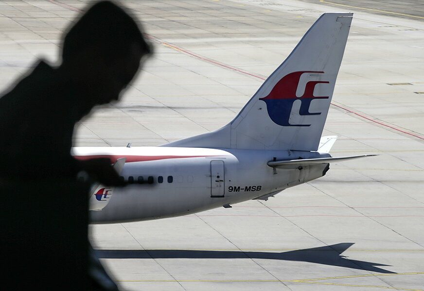 “PUTNICI BI NJEŽNO UMRLI” Teorija zavjere: Pilot namjerno srušio malezijski avion