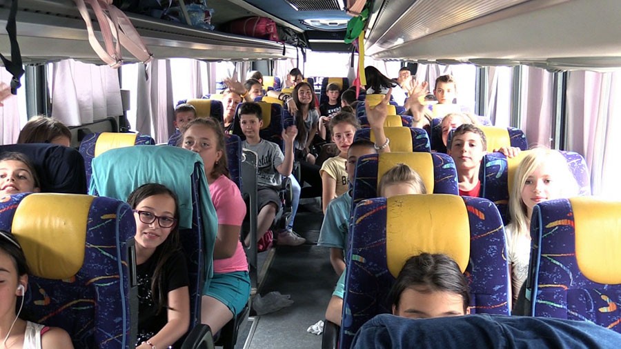 MALIŠANI SA KOSOVA ISPRAĆENI IZ SRPSKE Završena sedmodnevna posjeta za oko 1000 djece, boravili u 19 lokalnih zajednica
