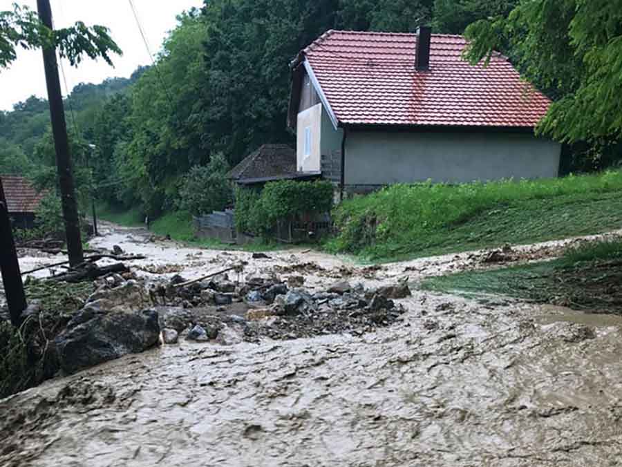 SLUŽBE NA NOGAMA Na istoku Srpske zabilježena bujična izlivanja, voda se povlači