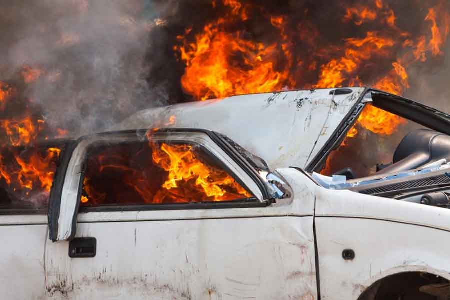POŽAR NA PUTU Automobil se zapalio TOKOM VOŽNJE, potpuno izgorio