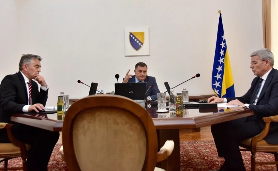 DŽABA PREGLASAVANJE Odluka Predsjedništva BiH o pelješkom mostu ne znači ništa bez DODIKOVOG GLASA