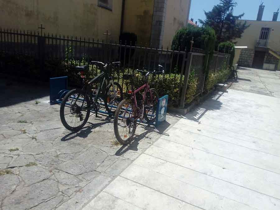 SVE ZA ZDRAVIJI ŽIVOT Stalci za parkiranje bicikala u centru Trebinja