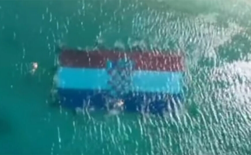 REKORD Hrvatski ronioci razvili zastavu pod morem za Ginisa (VIDEO)