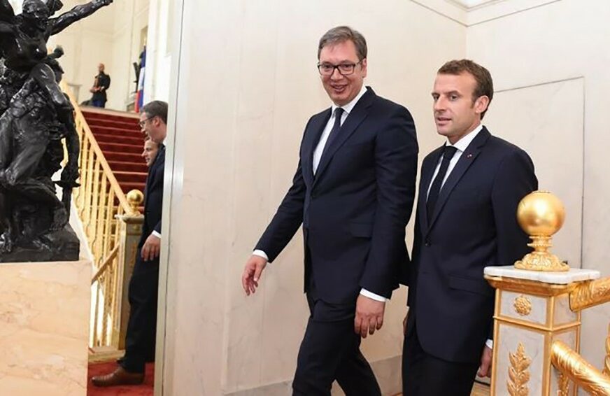 MAKRON U SRBIJI Vučić prirpemio nekoliko POKLONA za francuskog predsjednika