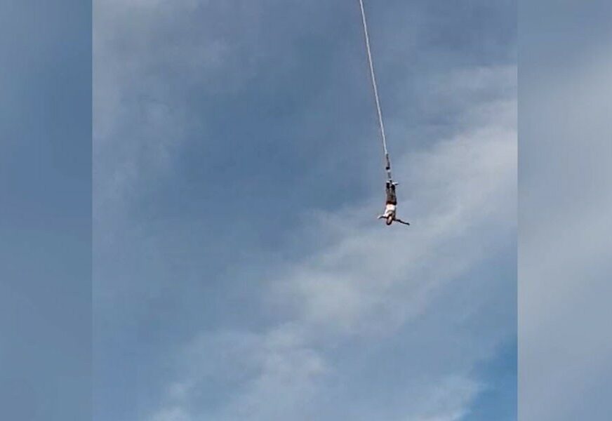 Popeo se na 100 metara visine, skočio bandži, a onda mu je PUKLO UŽE (VIDEO)