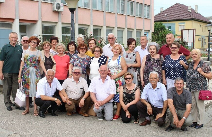 PROBUĐENO SJEĆANJE NA ĐAČKO VRIJEME Redovna prozivka poslije pola vijeka