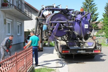 Milioni iz inostranstva za komunalne projekte u Gradiški: Kamerama snimaju i čiste podzemne vodove