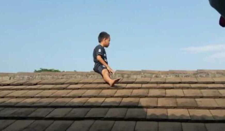 PET SATI DRAME Dječak pobjegao na krov da bi izbjegao obrezivanje, ali mu to NIJE POMOGLO
