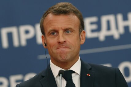 NAPAD DEMONSTRANATA Francuski predsjednik Makron evakuisan iz pozorišta