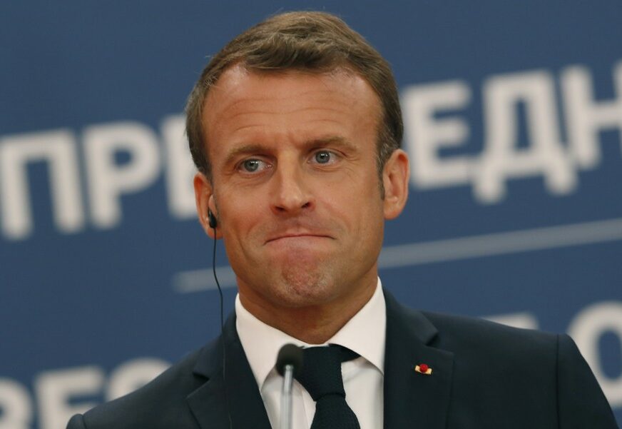 NAPAD DEMONSTRANATA Francuski predsjednik Makron evakuisan iz pozorišta