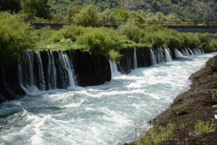 PRIZOR OD KOJEG ZASTAJE DAH Turisti opsjedaju Neretvu u nadi da će vidjeti OVAJ TRENUTAK (FOTO)