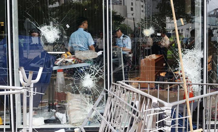 DRAMA U ZGRADI VLADE Uhapšeno 12 osoba zbog incidenata u Hong Kongu
