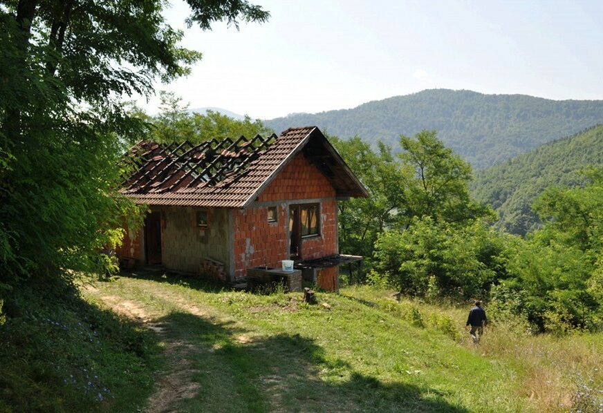 TUGA U GORAŽDU Teškom mukom obnovili kuću, a sada je od nje ostalo samo zgarište (FOTO)