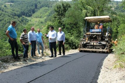 Novi asfalt u Brijestu kod Lopara