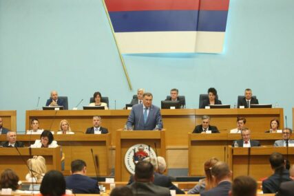 HRVATSKI MEDIJI O NSRS „Opozicija provocirala, Dodik vikao sa govornice“