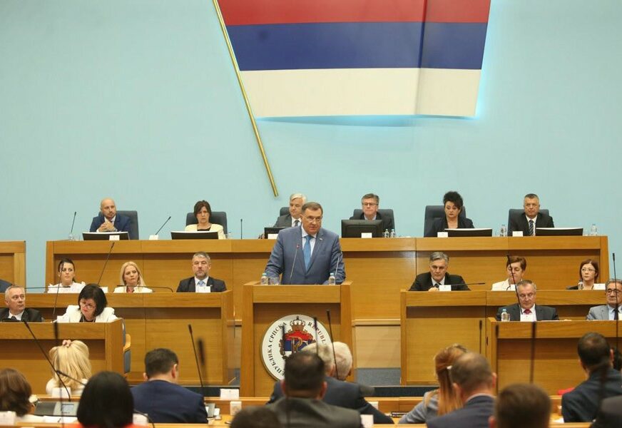 HRVATSKI MEDIJI O NSRS „Opozicija provocirala, Dodik vikao sa govornice“