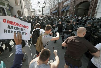 GUŠENJE PROTESTA OPOZICIJE Uhapšeno više od 600 ljudi u Moskvi