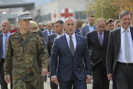 IMA SE, MOŽE SE Kosovski mediji tvrde, Haradinajev kabinet potrošio skoro 700.000 evra za ručkove