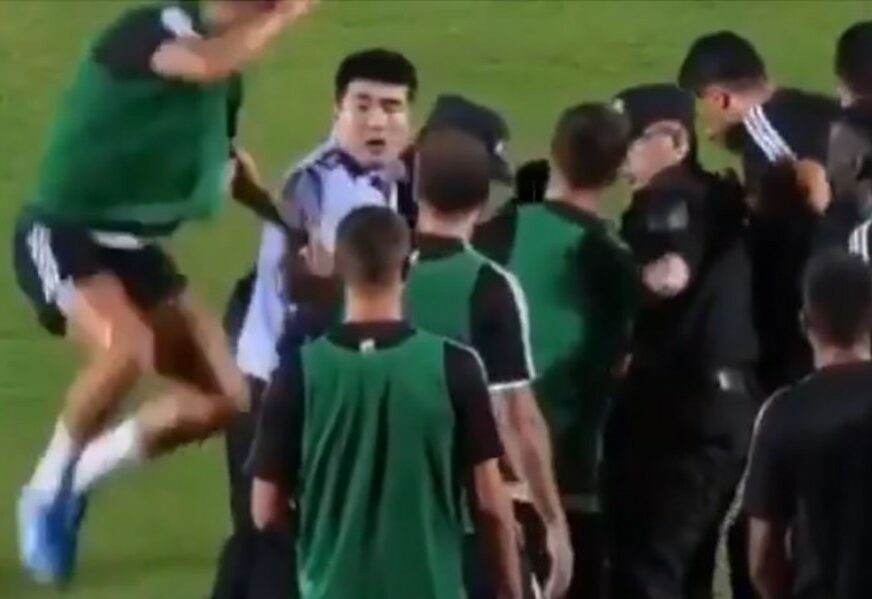 RONALDO KAO BOBAN Portugalac u odbrani navijača skočio na policajca (VIDEO)