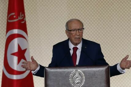 PANIKA U TUNISU Predsjednik Esebsi ponovo u bolnici