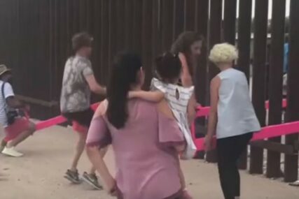 Zid na granici SAD i Meksika PRETVOREN U IGRALIŠTE puno djece sa obje strane (VIDEO)