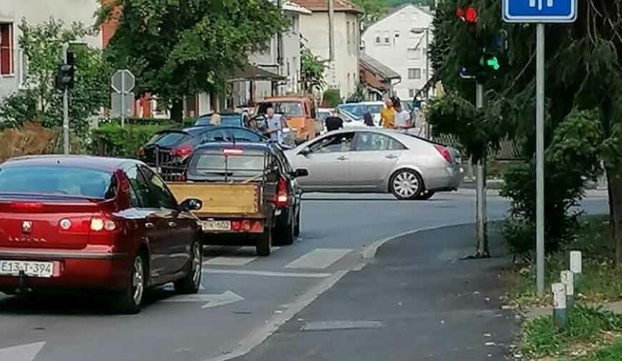 NESREĆA U BANJALUCI Žena povrijeđena kada ju je udario automobil