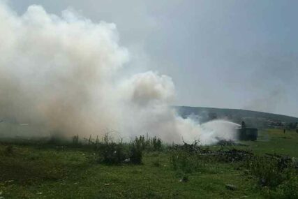 Veliki šumski požar kod Bileće: Vatrogasci uspjeli da odbrane kuće