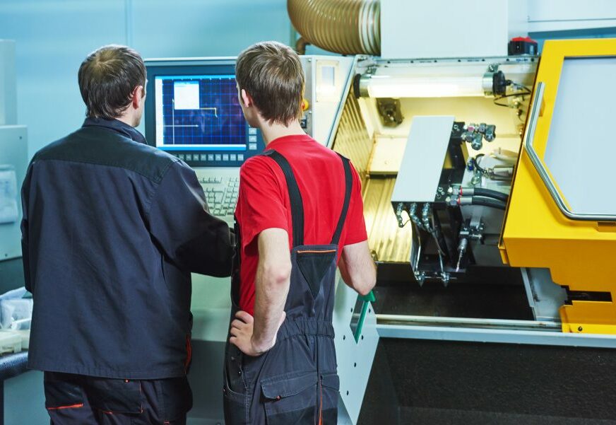Fakultet plus kurs DOBITNA KOMBINACIJA: Obuka za rad na CNC mašinama sve traženija