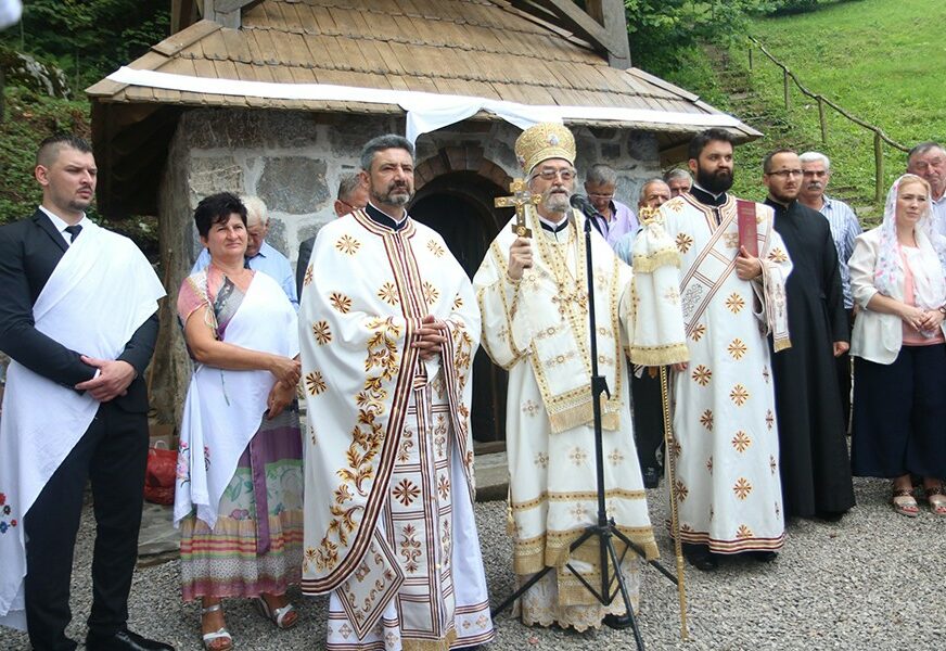 DODIK PRILOŽIO 500 KM Osveštana crkva svetog Ćirila i Metodija u Ljubačkim dolinama