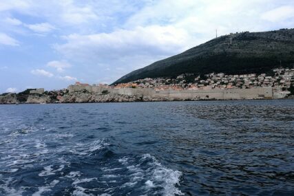 TONU KOKAINA UKRCALI NA OTVORENOM MORU Jedrilicu koja je krenula iz Dubrovnika policija tajno pratila