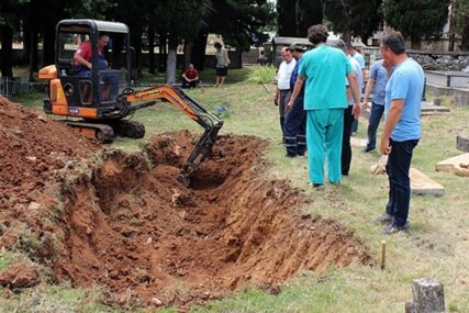 POTOMCI ODAHNULI U Trebinju počela ekshumacija stradalih Srba u ustaškom zločinu