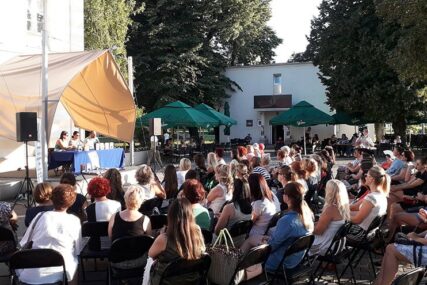 U Gradiški održano književno veče sa Jelenom Bačić Alimpić