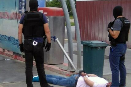 NOVA AKCIJA POLICIJE Uhapšene dvije osobe, zaplijenjeno više od kilogram heroina (FOTO)