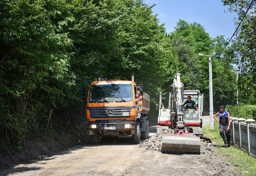 OBNOVA SAOBRAĆAJNICA Postavlja se 400 metara novog asfalta u Kuljanima
