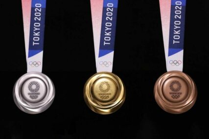 ODLIČJA PRAVLJENA OD OTPADA Predstavljene medalje za Olimpijadu u Tokiju (VIDEO)