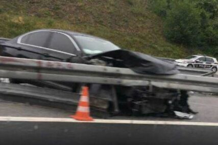 ZAKUCAO SE U ZAŠTITNU OGRADU Nesreća na auto-putu kod Sarajeva  