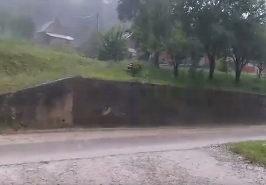 GRAD I VJETAR Olujno nevrijeme pogodilo dva naselja kod Sarajeva (VIDEO)