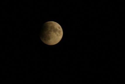 (FOTO) Preplaviće nas finansijski izazovi i neobuzdane strasti: Vučji pun Mjesec u Lavu stiže 25. januara i OBARA NAS S NOGU