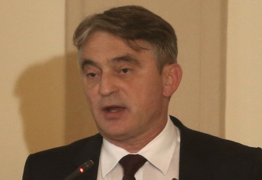 “KLONITE SE POLITIKANSTVA” Komšić poručio da je BiH na prekretnici u borbi sa koronom