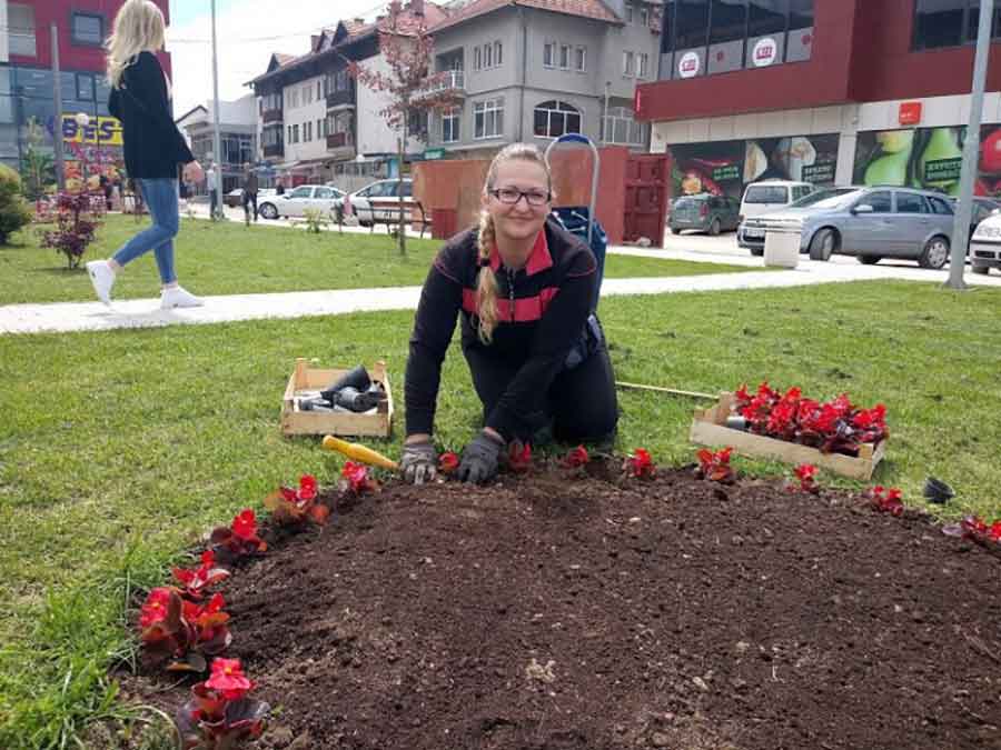 Zapuštene vrtove pretvorila u RAJSKE BAŠTE: Kako je Mađarica Čila uljepšala Gornji Vakuf
