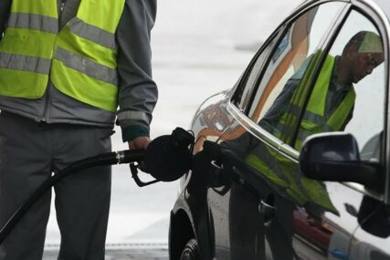 "BENZIN TURIZAM" U Njemačkoj sve popularnija prekogranična potraga za jeftinijim gorivom