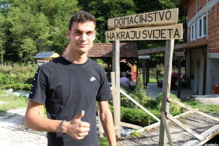 DOMAĆINSTVO NA KRAJU SVIJETA Nemanja Vasić zagovornik seoskog turizma na izvoru Plive