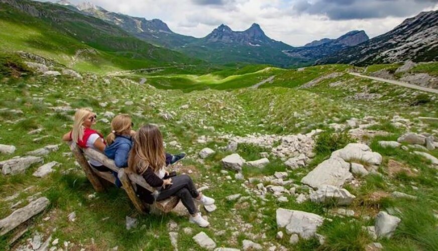 REKORDNA POSJETA Nacionalni parkovi u Crnoj Gori PUNI TURISTA
