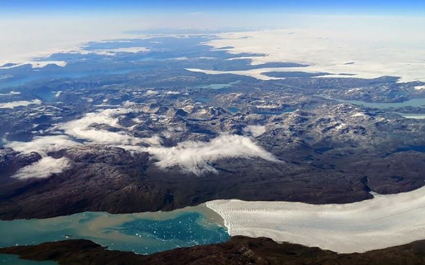 KATASTROFA NA POMOLU Otopilo se preko 50 odsto leda na Grenlandu