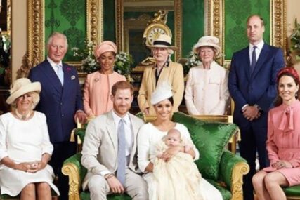 U STILU PORODIČNOG ČOVJEKA Snima se animirana serija o britanskoj kraljevskoj porodici (FOTO)