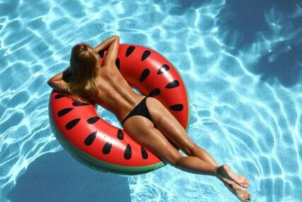 NEMA VIŠE DISKRIMINACIJE Žene u Barseloni od sada mogu plivati u toplesu na gradskim bazenima