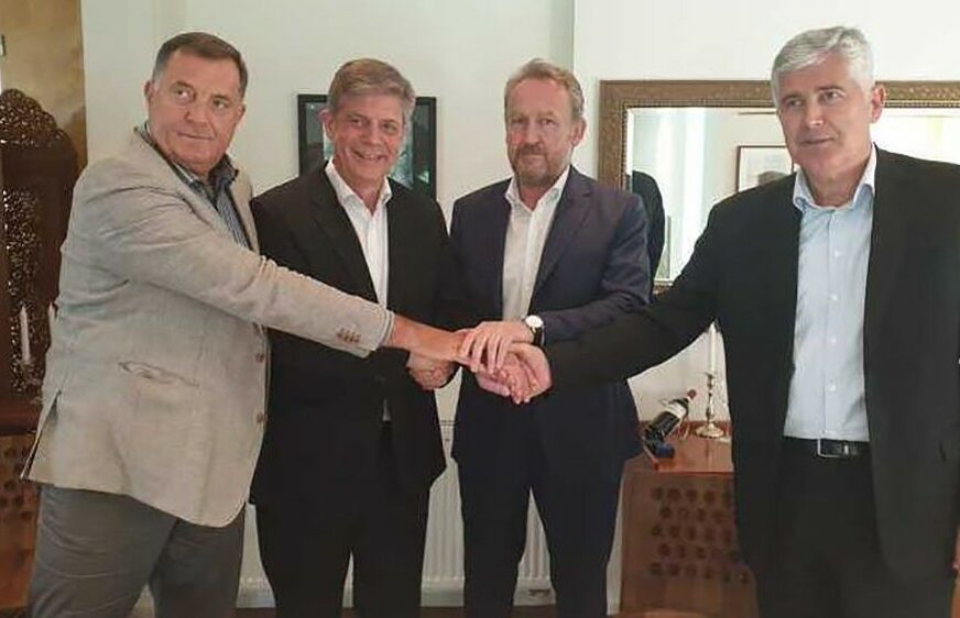 Dodik, Čović i Izetbegović nakon potpisivanja sporazuma