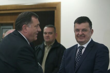 "NE ŽELIM DA POLEMIŠEM SA SDA" Dodik poručuje da je Tegeltija radi po Ustavu i zakonu