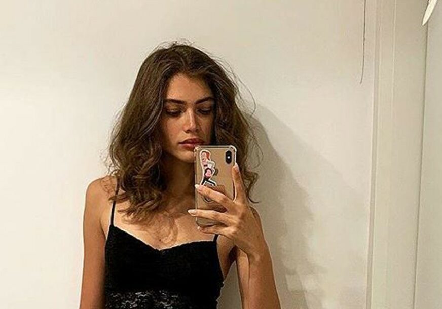 OSTVAREN SAN IZ DJETINJSTVA Valentina je prvi transrodni model na naslovnici “Voga” (FOTO)